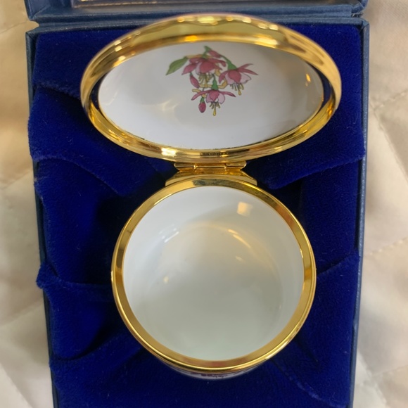 Halcyon Days Enamel Pill Box - New in Box - Picture 7 of 7